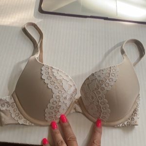 Victoria’s Secret Push Up Bra - Size 32B